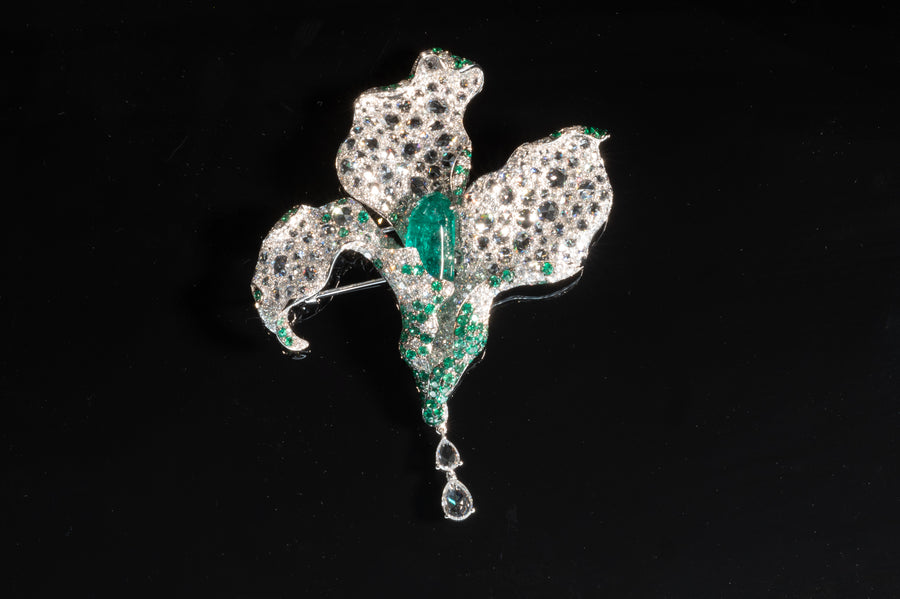 Columbian Vivd Green Emerald and Rose Cut Diamond Brooch 哥倫比亞濃綠寶石及鑽石胸針